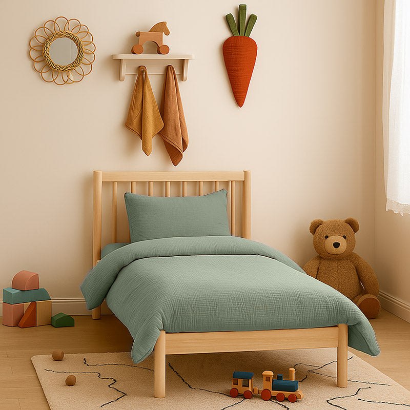 Housse de couette pour lit d'enfant en coton biologique de couleur vert sauge